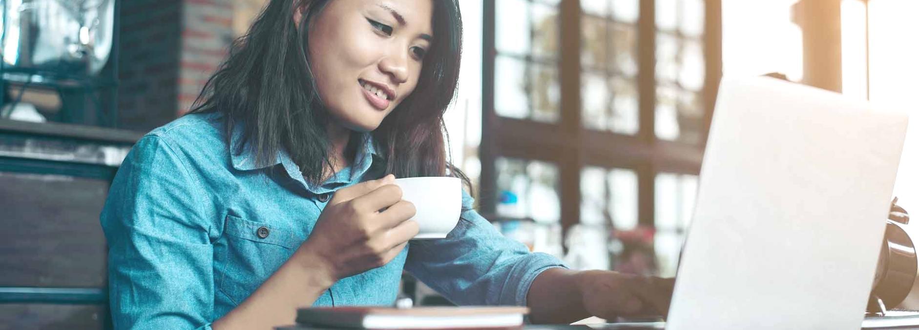 Teilnehmer während einer praktischen Übung in einem unserer Kurse zur Stressresistenz